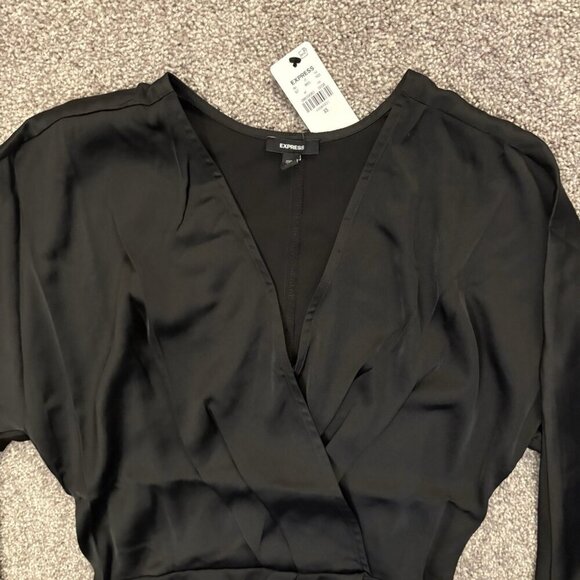 Express Women's Satin Draped Top Size XS Black Long Sleeves Faux Wrap NWT $58 - Picture 6 of 16